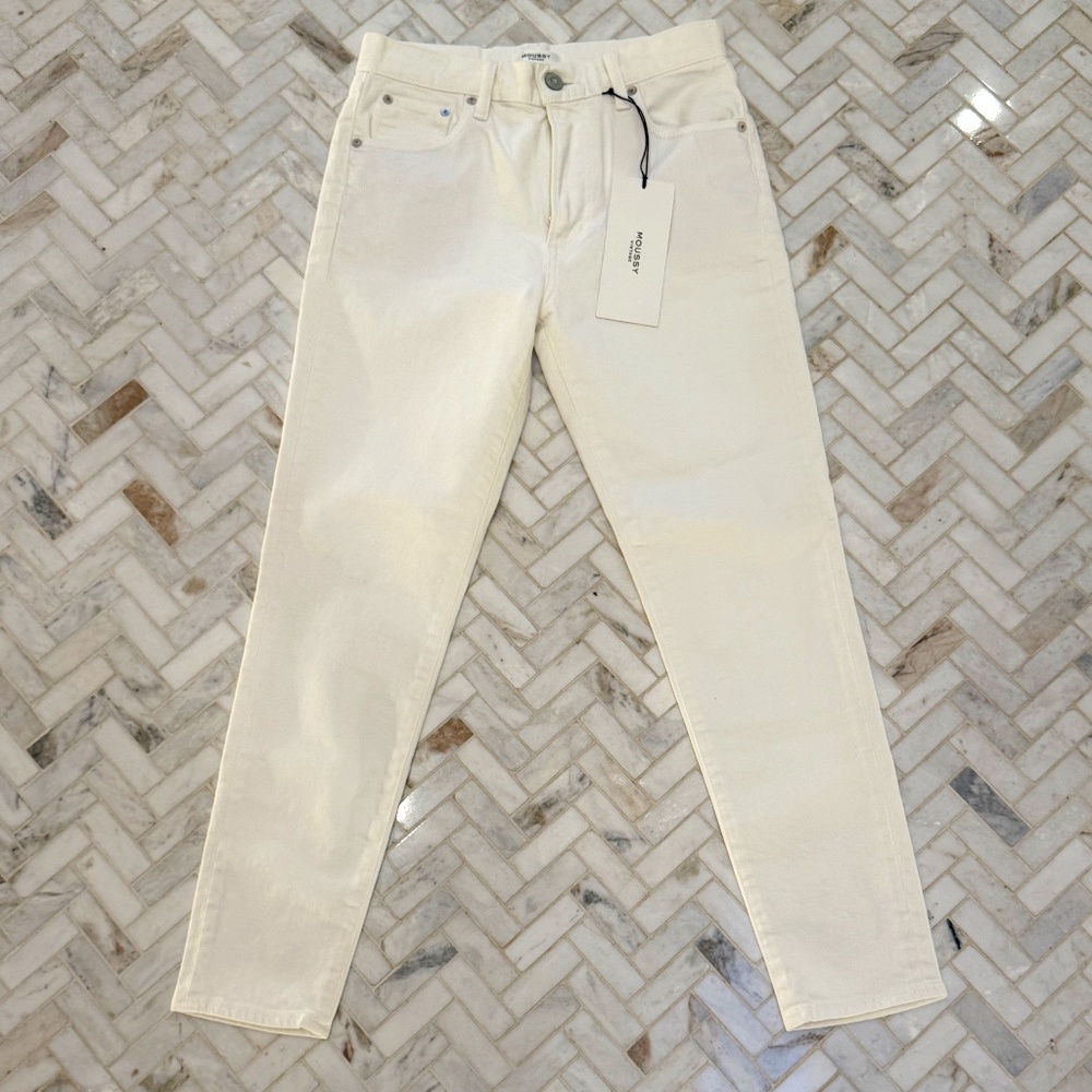 Moussy Vintage White Clare Skinny Jeans, Sz. 27. **NWT**